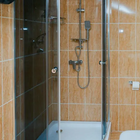 Urban Escape בית הארחה